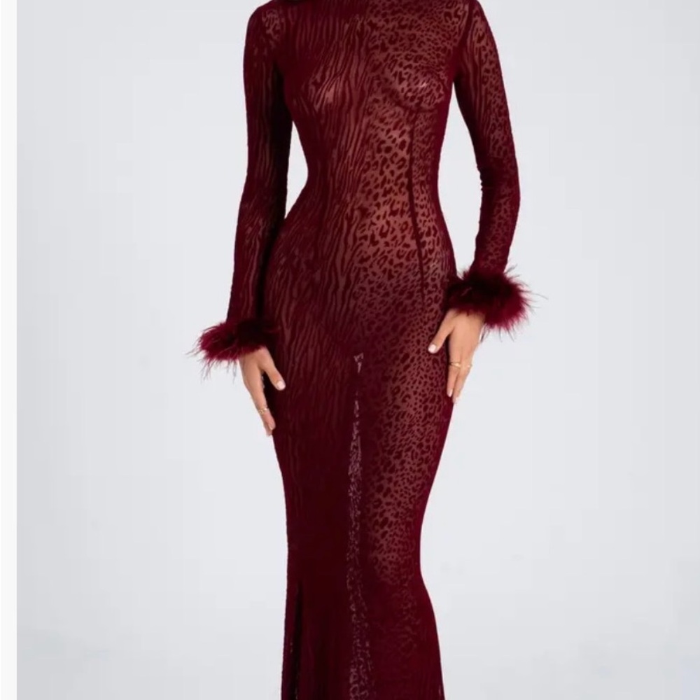 Miss Circle Backless Dress with feather cuffs